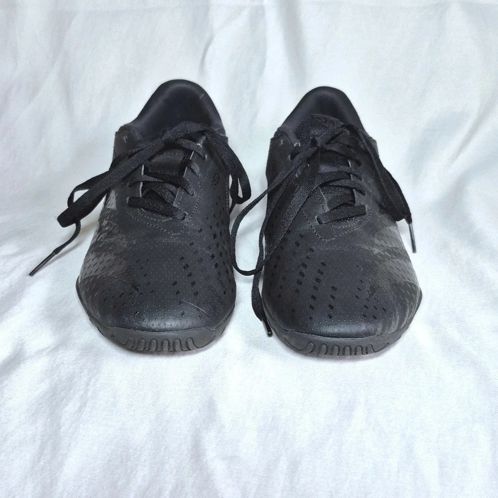 Adidas‎ Predator indoor shoes black lace up womens 7.5